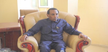 Prime Minister Commences Duties from His Office in Khartoum