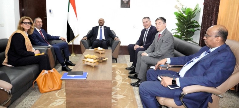 Foreign Minister Meets SDC Deputy Director General