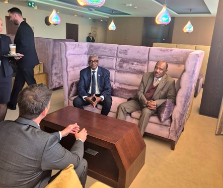 Foreign Minister Visits Hungary